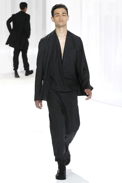 Look 32